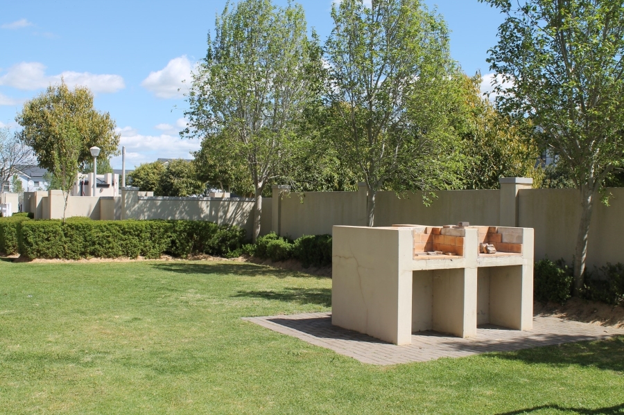 To Let 1 Bedroom Property for Rent in Buh Rein Estate Western Cape